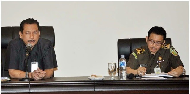 Bambang Sugeng Rukmono (kanan) saat mengikuti salah satu acara di Kejagung 